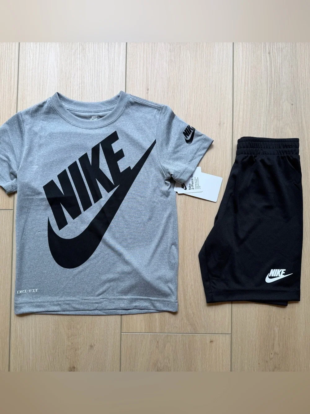 NEW Boys Nike Short Sets 4T - Picture 3 of 4